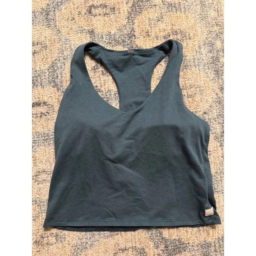 Vuori Halo Performance Crop Moss Heather Size Large Excellent Condition